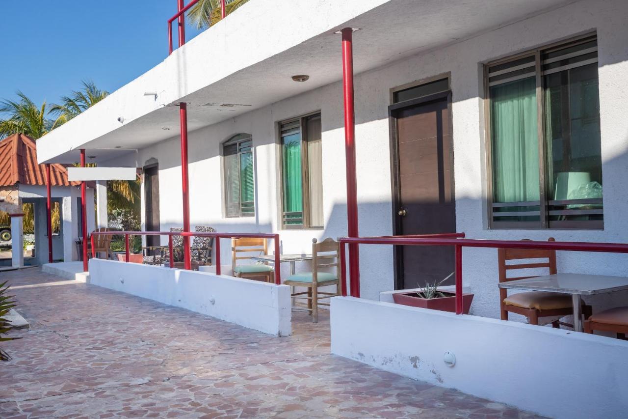 Pelican Inn At Las Dunas Chelem Dış mekan fotoğraf