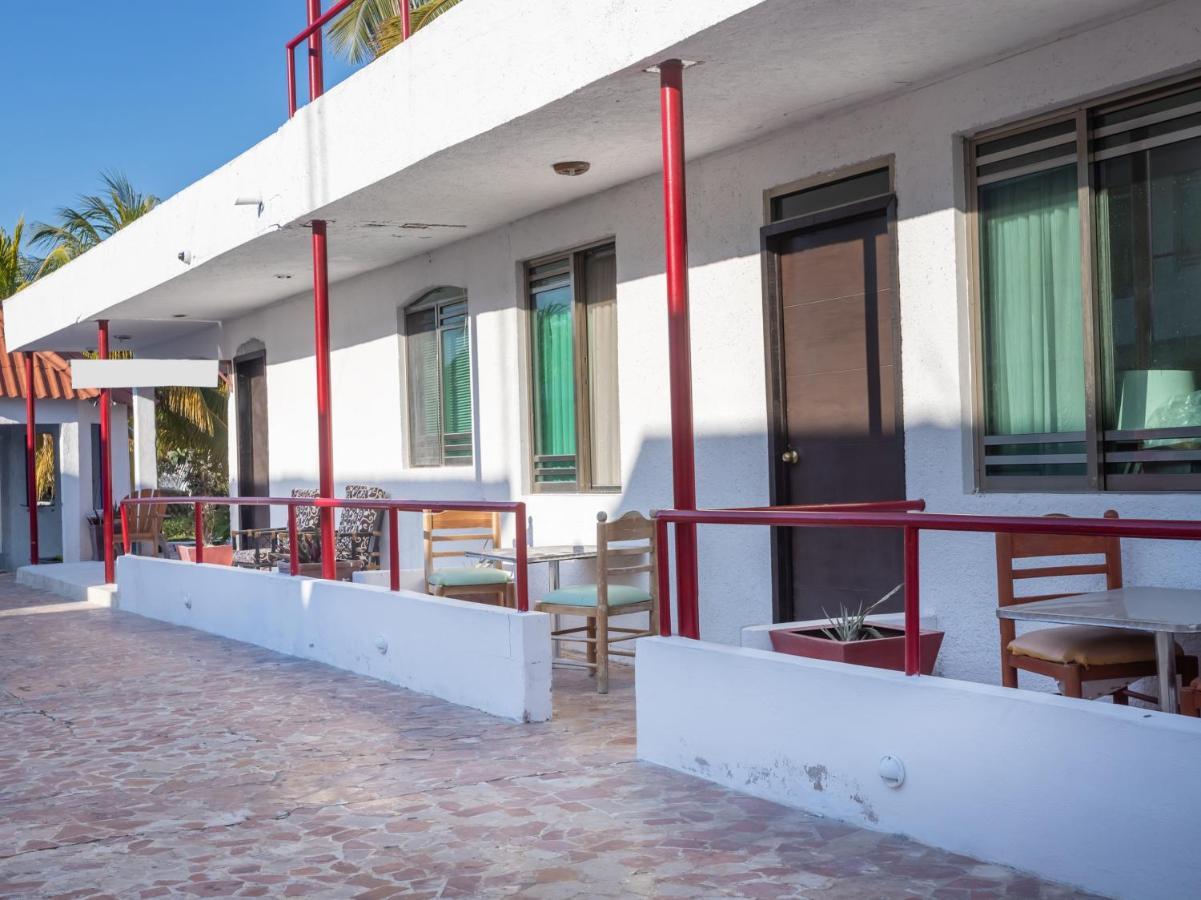 Pelican Inn At Las Dunas Chelem Dış mekan fotoğraf